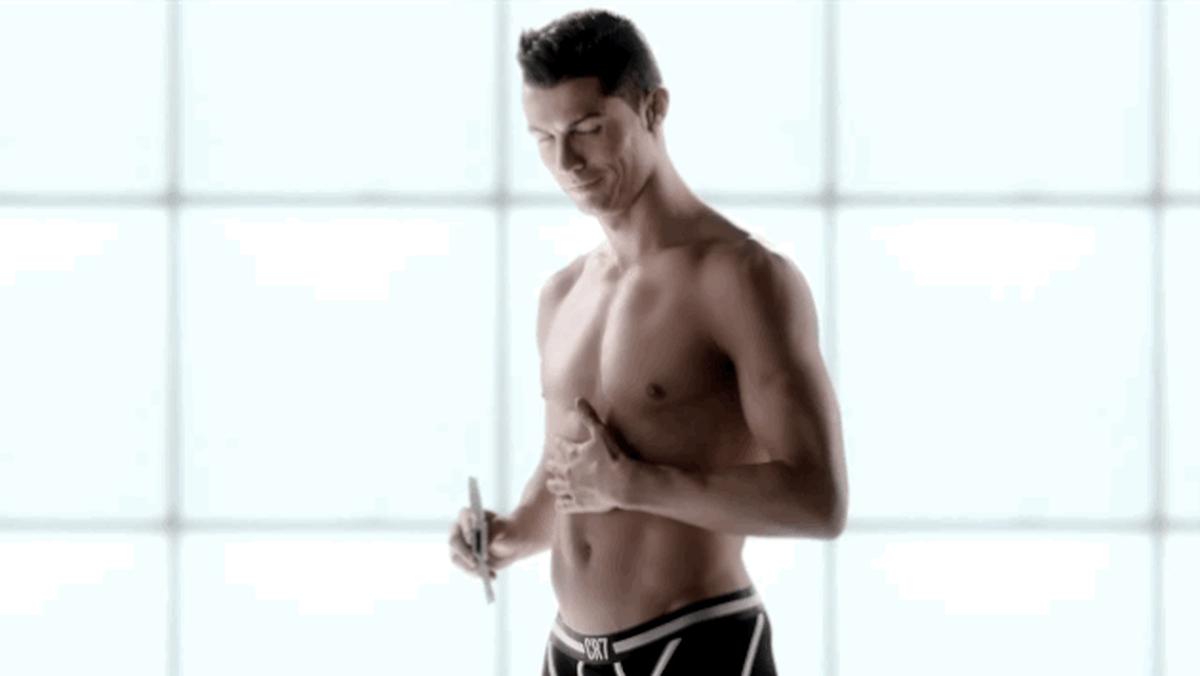 cristiano-ronaldo-rubbing-stomach.gif